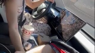 Jameliz – Jellybeanbrains Onlyfans Sextape Handjob Boyfriend In Car